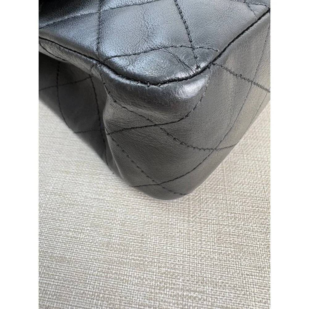 CHANEL Black Lambskin Classic Flap Medium SHW